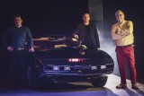 KITT pomagał bohaterowi kultowego serialu. Kultowy samochód z „Knight Rider” na aukcji dla WOŚP. Piękny!