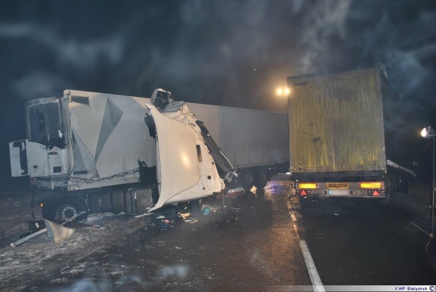 Barszcze. Trzy TIR-y skasowane. Obejrzyj zdjęcia z miejsca wypadku [FOTO]