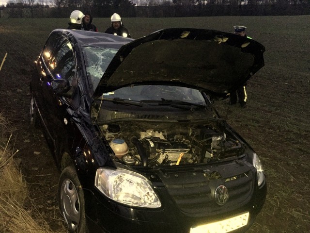 Od krótkim odstępie czasu w okolicach Bobolic doszło do dwóch podobnych wypadków, w których auta dachowały. Ranne są w sumie trzy osoby.