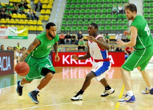 Walter Hodge i Piotr Stelmach w czasie meczu z Panioniosem