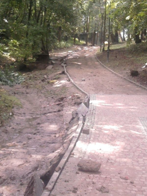 Park Piszczele w Sandomierzu po ulewie