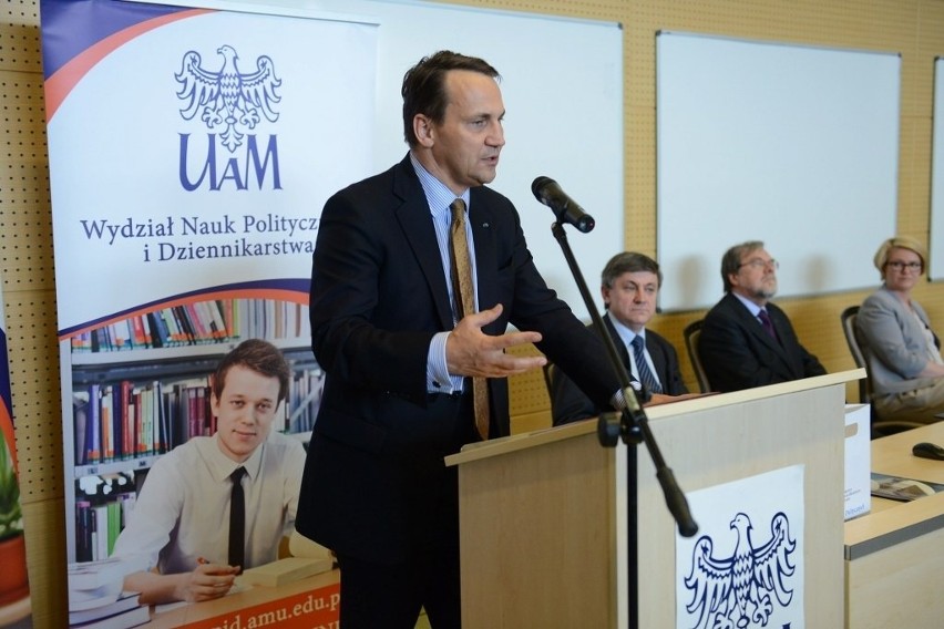 Poznań: Radosław Sikorski spotkał się ze studentami UAM