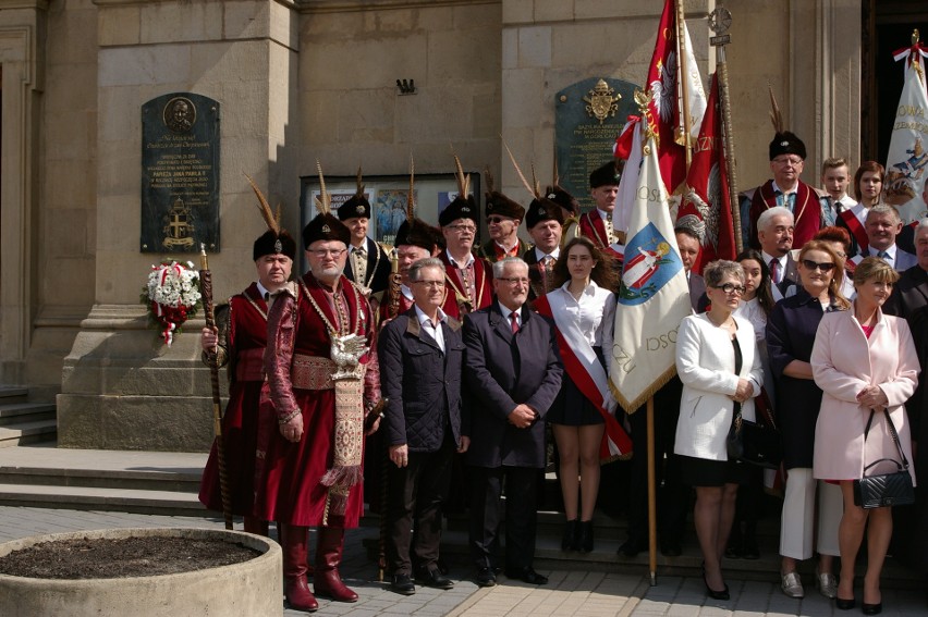 Gorlice. Cech Rzemiosł i Przedsiębiorczości ma nowy sztandar. Uroczyste poświęcenie w bazylice