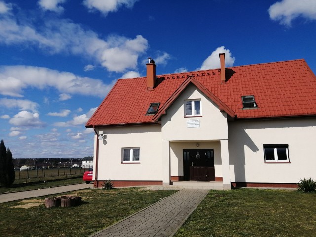 Obecnie w ramach Centrum Administracyjnego Domów dla Dzieci i Młodzieży w Łoniowie działają cztery takie same domki.