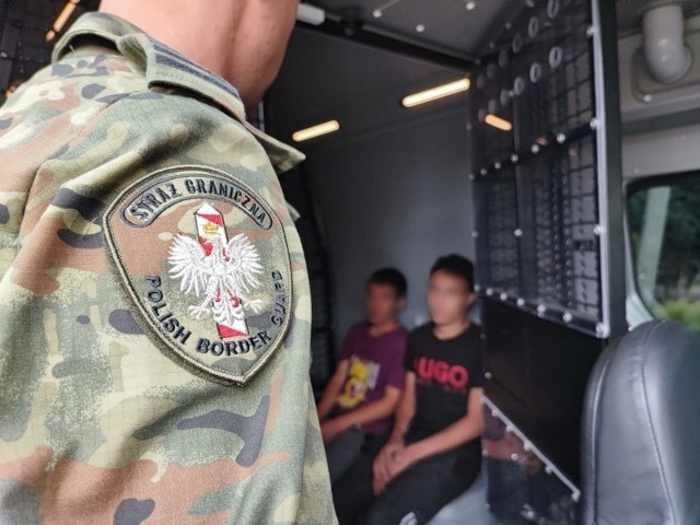 Śląski Oddział Straży Granicznej informuje o postawieniu w stan oskarżenia 19-letniego Syryjczyka, który przewoził nielegalnych migrantów.