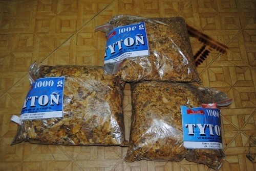 Kalisz: Znaleziono 100 kg nielegalnego tytoniu [WIDEO]