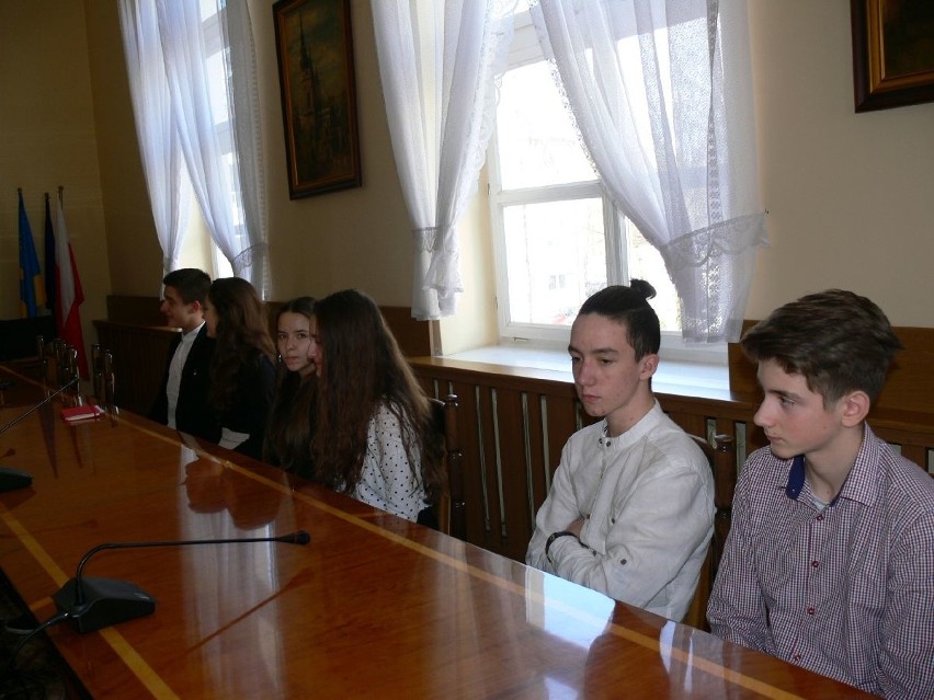 Pierwsze posiedzenie Młodzieżowej Rady Miasta III kadencji w Tarnobrzegu 