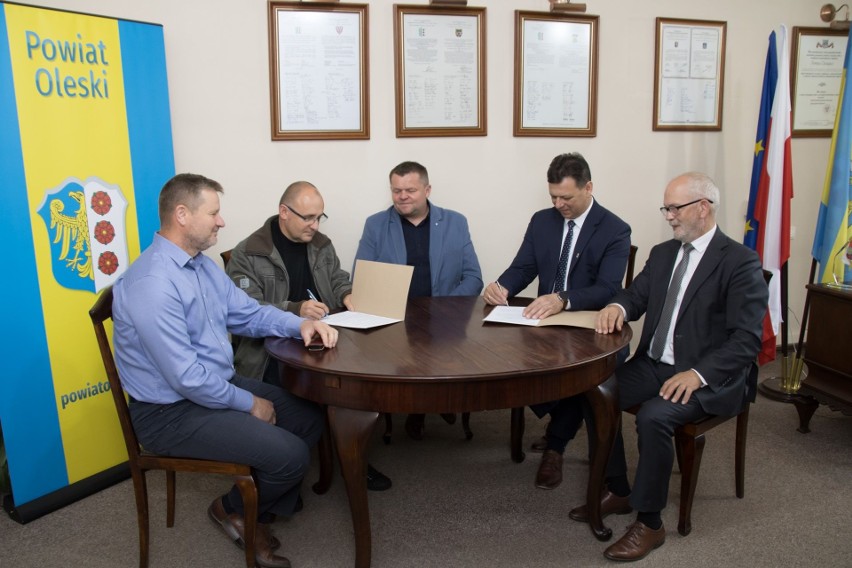 Umowa na budowę nowej hali sportowej w Oleśnie została już...