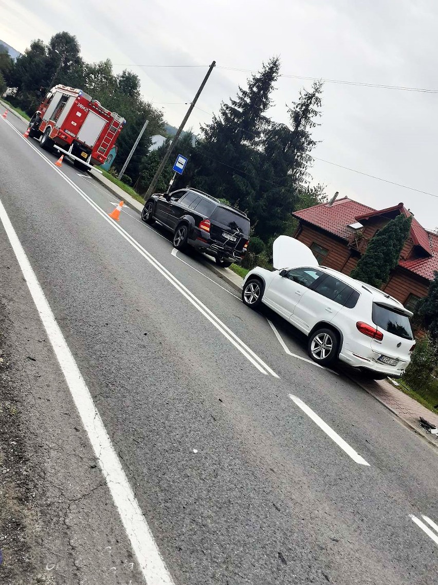 Grybów. Zderzenie trzech samochodów osobowych na drodze do Tarnowa