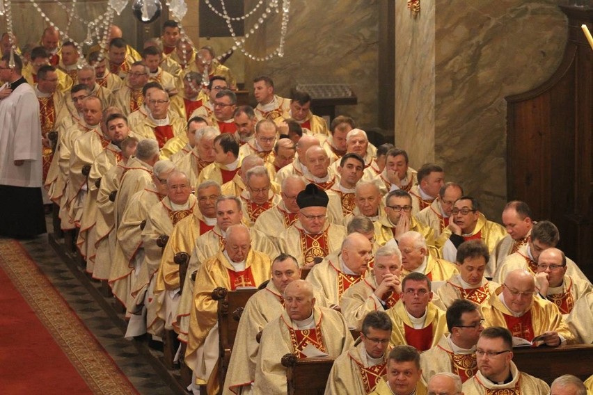 Ksiądz Andrzej Kaleta uroczyście wyświęcony na biskupa w kieleckiej Katedrze [WIDEO, zdjęcia]