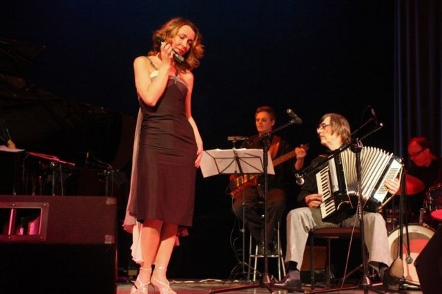 Dorota Lanton na uroczystej gali "Kobieta Przedsiębiorcza 2008&#8221; przedstawi recital piosenki francuskiej.