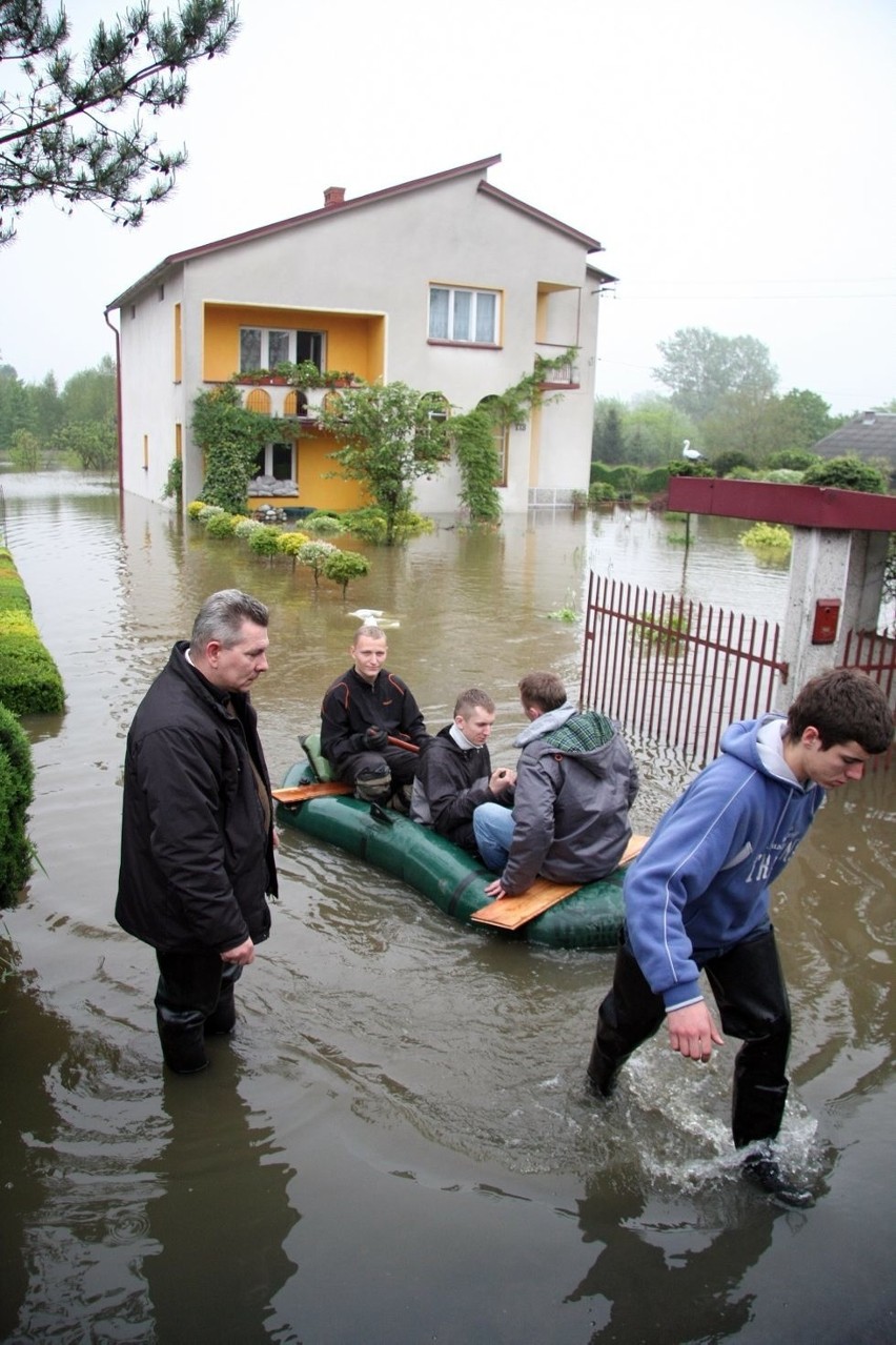 Podczas powodzi w 2010 roku wielu mieszkańców Krakowa i...