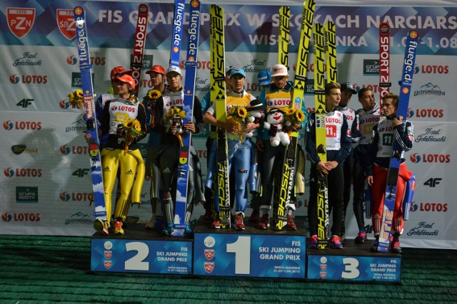 Polacy Maciej Kot, Piotr Żyła, Dawid Kubacki i Kamil Stoch stanęli na najwyższym stopniu podium