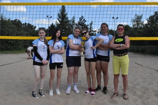 Na terenie basenów odkrytych TCSiR odbyły się Mistrzostwa Powiatu Tczewskiego w Siatkówce Plażowej w kategorii Igrzysk Młodzieży Szkolnej.
