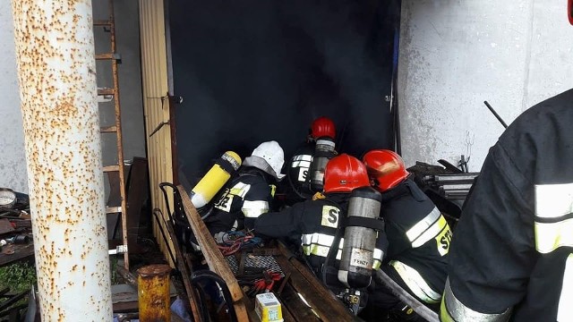 Pożar garażu w Brzózie w gminie Głowaczów.