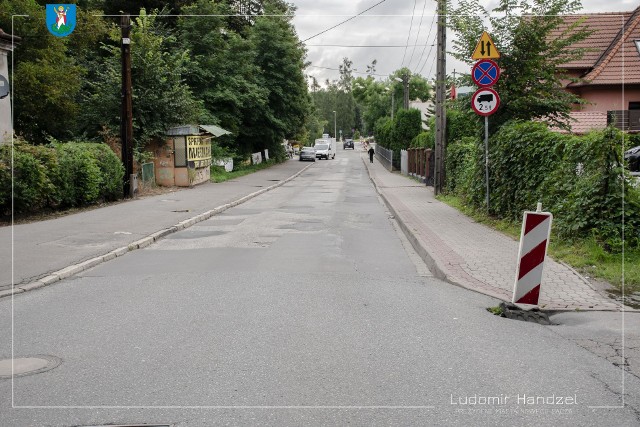 W środę, 25 sierpnia rozpoczął się remont zniszczonej ul. Młyńskiej. Zamknięto wjazd od ul. Długosza