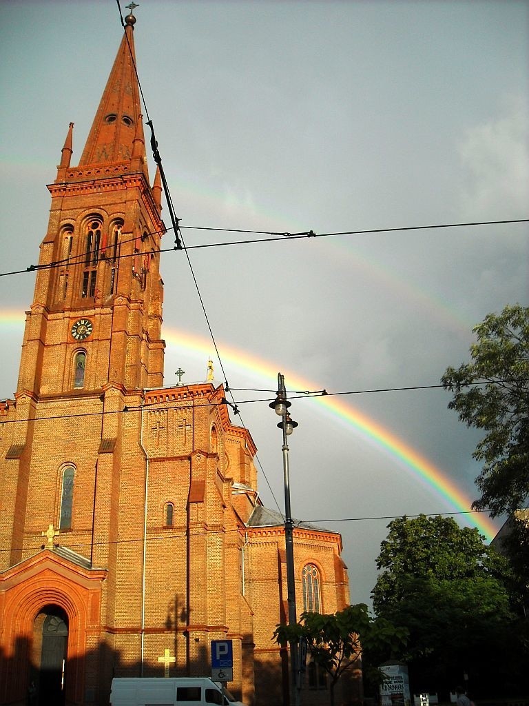 Kościół pw. św. Piotra i Pawła.