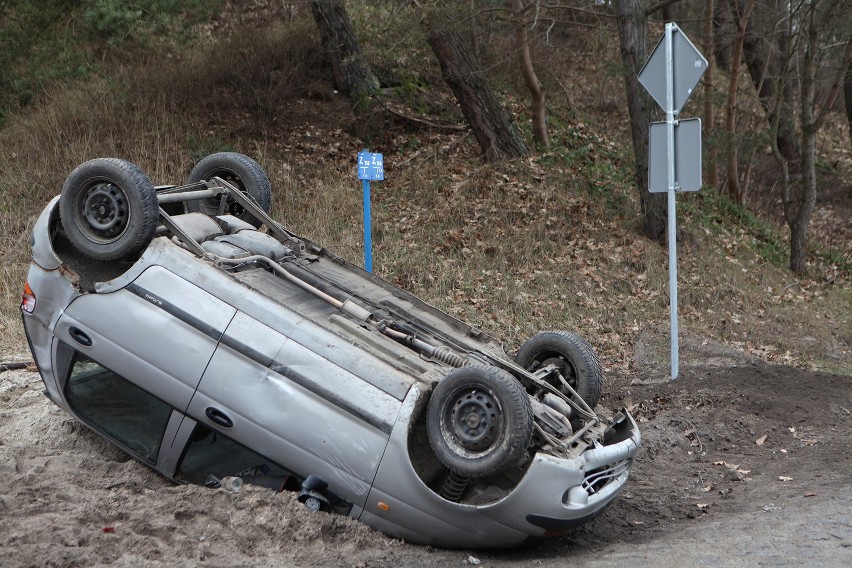 Daewoo Matiz porzucony w usteckim porcie.