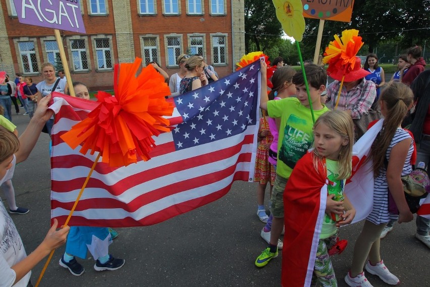 Dni Łazarza 2017: Kolorowa parada przeszła ulicami dzielnicy