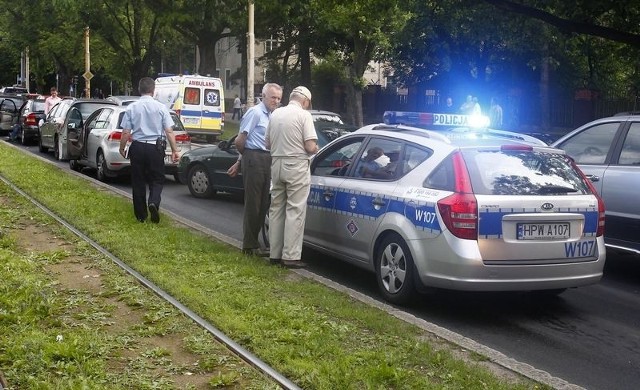 Wczoraj na alei Wojska Polskiego doszło do karambolu. Zderzyło się 9 aut.