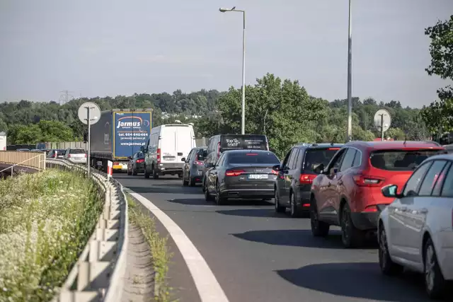Autostrada A4 z Katowic do Wrocławia jest całkowicie zakorkowana na długości 10 km.