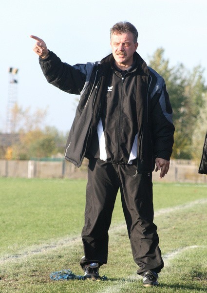 Podopieczni trenera Arkadiusza Skoniecznego, piłkarze Warki zremisowali 2:2 z Orłem Wierzbica.
