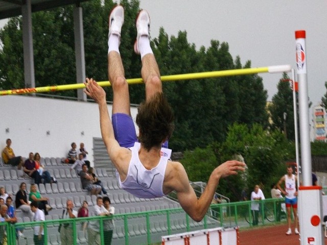 Tym razem rekord naszego stadionu pobito w konkurencji kobiet. 191 cm uzyskala Karolina Blazej z AZS AWF Kraków