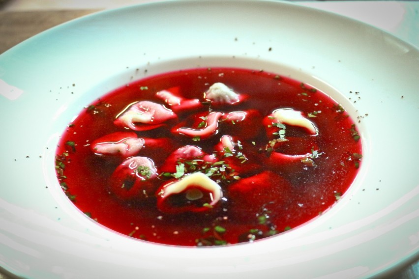 Barszcz czerwony to jedna z pyszniejszych polskich zup....