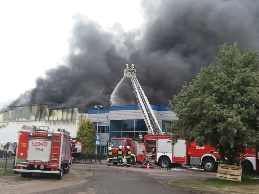 Pożar hali produkcyjnej w Skórczu 27.05.2019