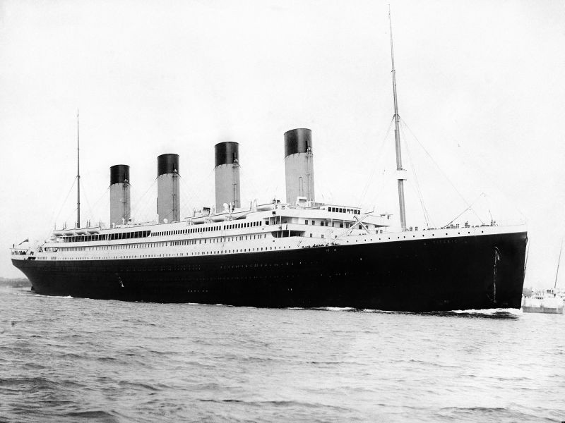 Titanic wypływa z Southampton w swój i jedyny rejs