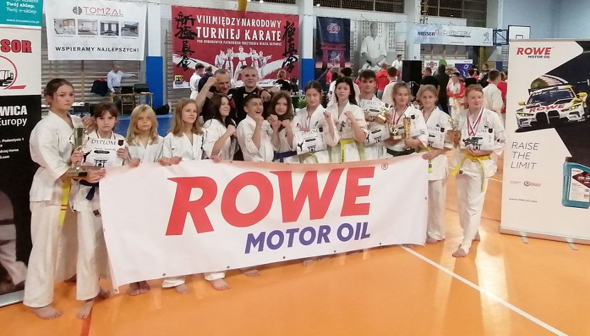 Medale zawodników Klubu Karate Morawica na Międzynarodowym Turnieju w Katowicach. Zobaczcie zdjęcia z tych zawodów