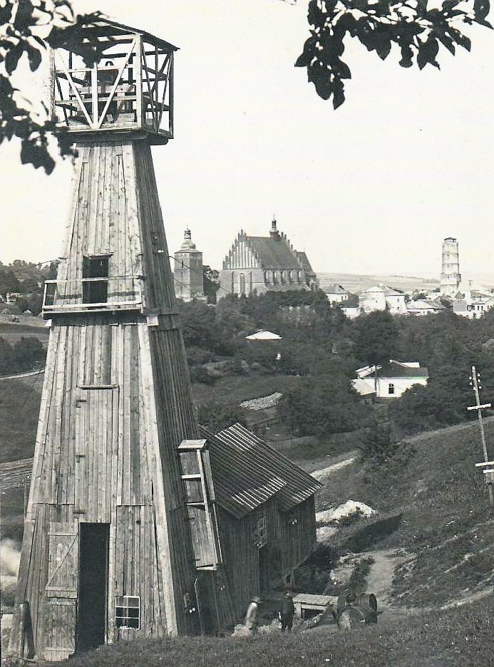 Widok na Biecz, 1925 rok, wieża wiertnicza typu...