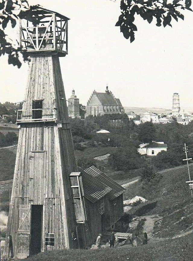 Widok na Biecz, 1925 rok, wieża wiertnicza typu kanadyjskiego