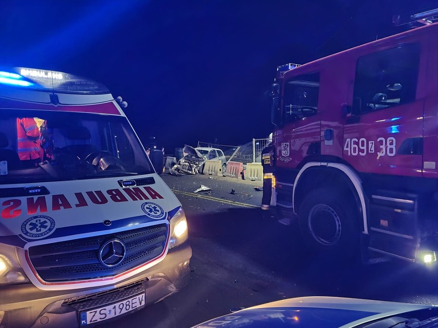 Poranne zderzenie ciężarówki z osobówką na S3. Jedna osoba trafiła do szpitala
