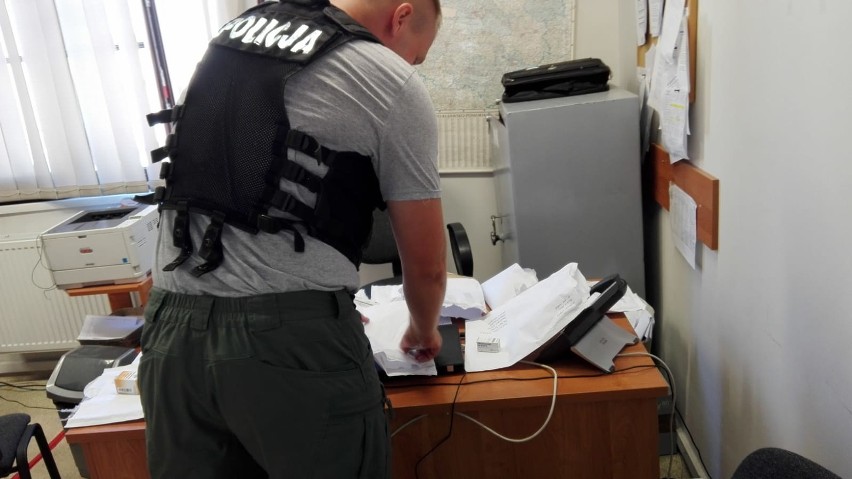 Policjanci z Chełmży udaremnili wysyłkę leków, które mogły...
