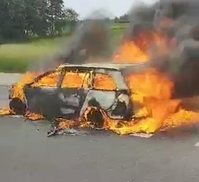 Ponikiew Mała. Pożar samochodu osobowego. 12.06.2022