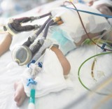 Kontrakty dla szpitali przedłużone o rok? Pieniędzy nie będzie więcej