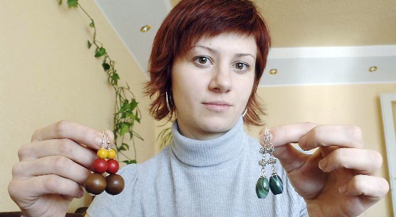 Artystyczna biżuteria Jagody Krajewskiej nie jest droga. Ceny jej wyrobów wahają się od 10 do 100 zł. 