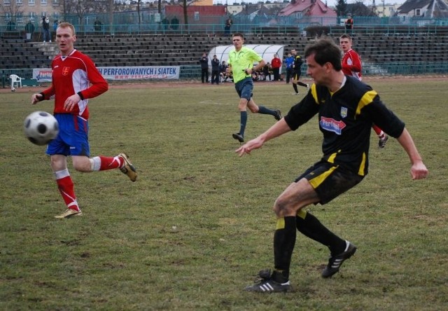 Pomocnik Juventy Perfopol Starachowice Karol Drej rozegrał dobry mecz przeciwko swojej byłej drużynie - Wiernej Małogoszcz.