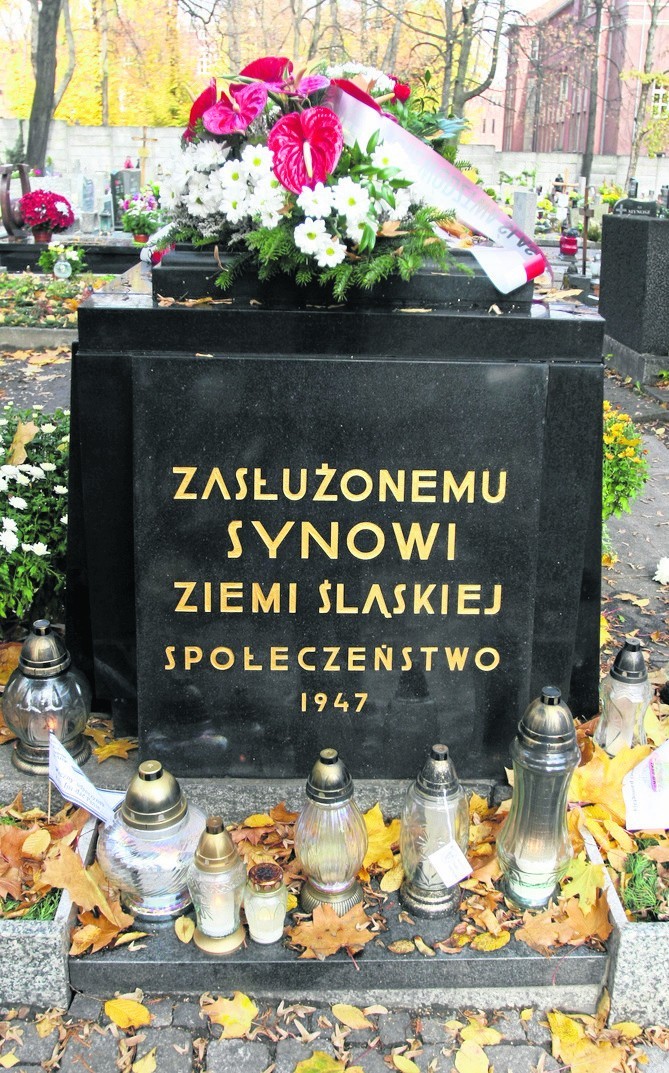 Na cmentarzu przy ul. Francuskiej w Katowicach spoczywa...