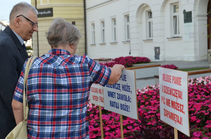 Pikieta w Rzeszowie z okazji Światowego Dnia FAS [ZDJĘCIA]