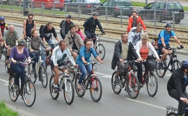 Rower jest coraz popularniejszym w Łodzi środkiem transportu. Zdjęcie z czerwcowej Masy Krytycznej.