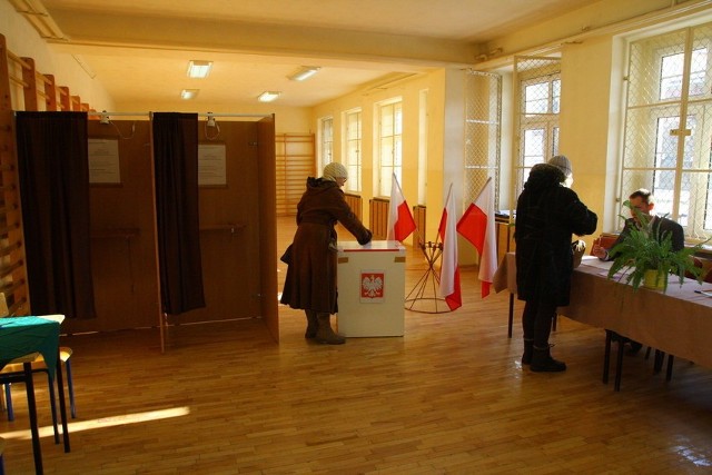 Uchwalony przez Sejm w 2011 r. nowy Kodeks wyborczy wprowadza we wszystkich gminach głosowanie w jednomandatowych okręgach. Wyjątkiem są miasta na prawach powiatu. U nas dotyczy to Opola.