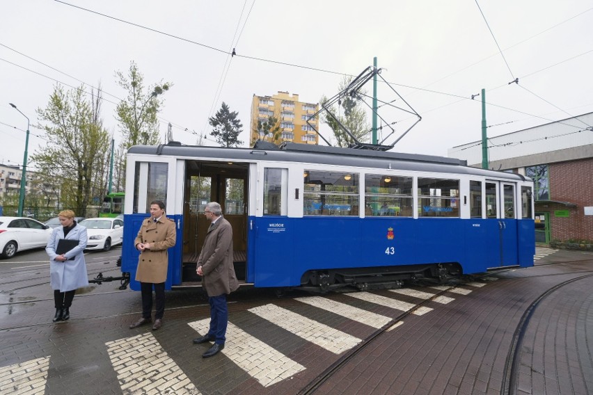 Tramwaj 4N1, wypożyczony z Krakowa, będzie obsługiwać w...