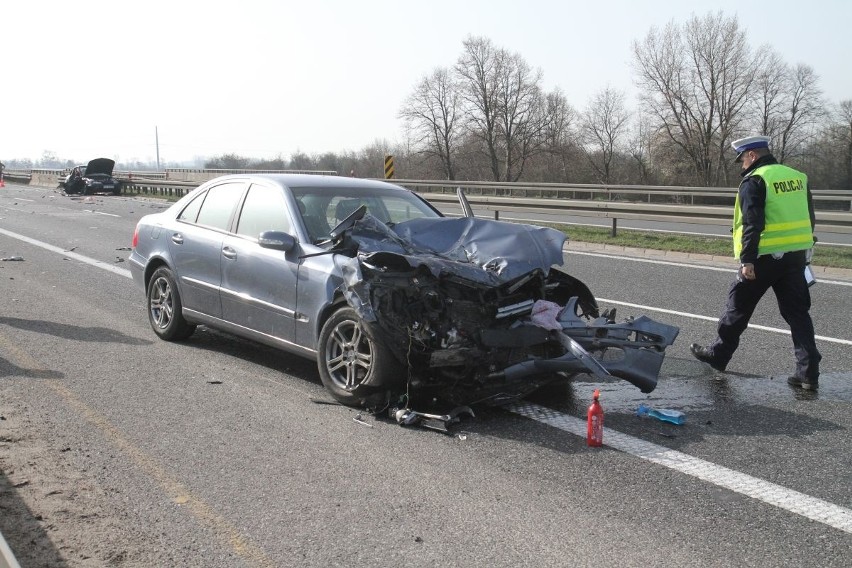 Wypadek na autostradzie A4 w rejonie punktu poboru opłat pod...