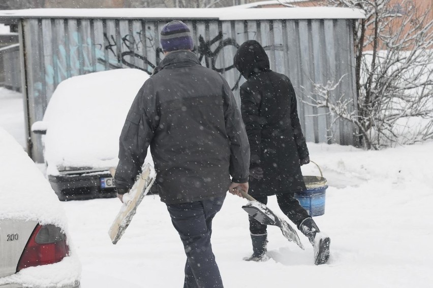 Prognozy na dziś przewidują utrzymanie się opadów śniegu w...