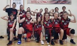 Wspaniała zwycięska passa koszykarzy z MKS Ósemki Skierniewice 
