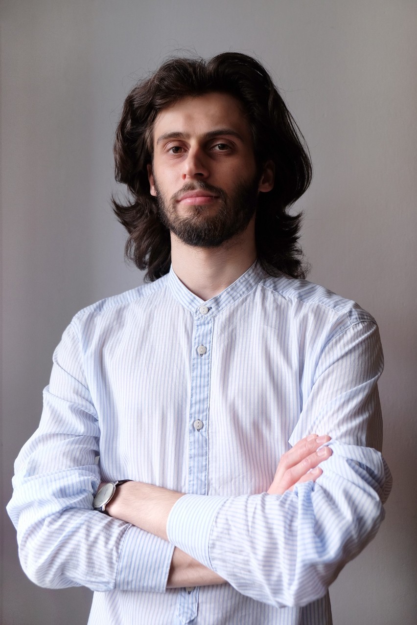 Eryk Szczepański jest absolwentem Uniwersytetu Artystycznego...