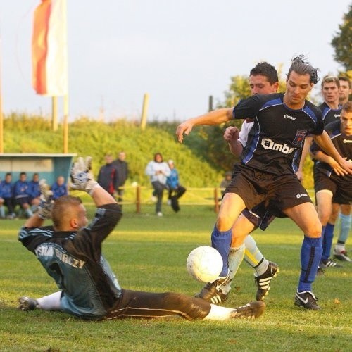 Golkiper gości Krystian Burczy drugiego gola nie wpuścił.