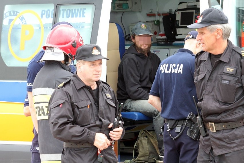 Skoczył z mostu Trzebnickiego. Tłumaczył, że chciał sobie popływać